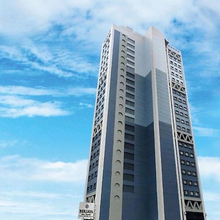 Berjaya Makati Hotel Makati City Екстериор снимка