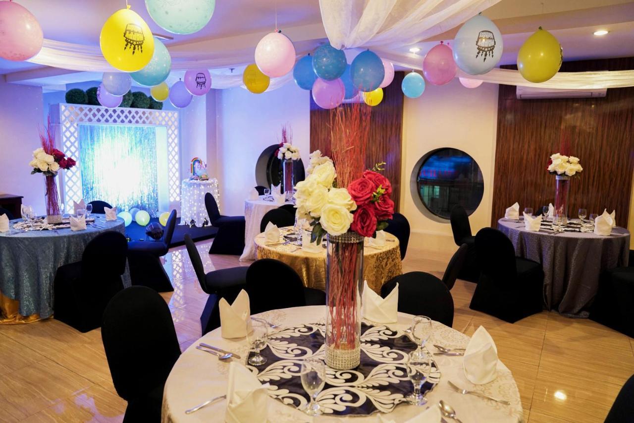 Berjaya Makati Hotel Makati City Екстериор снимка