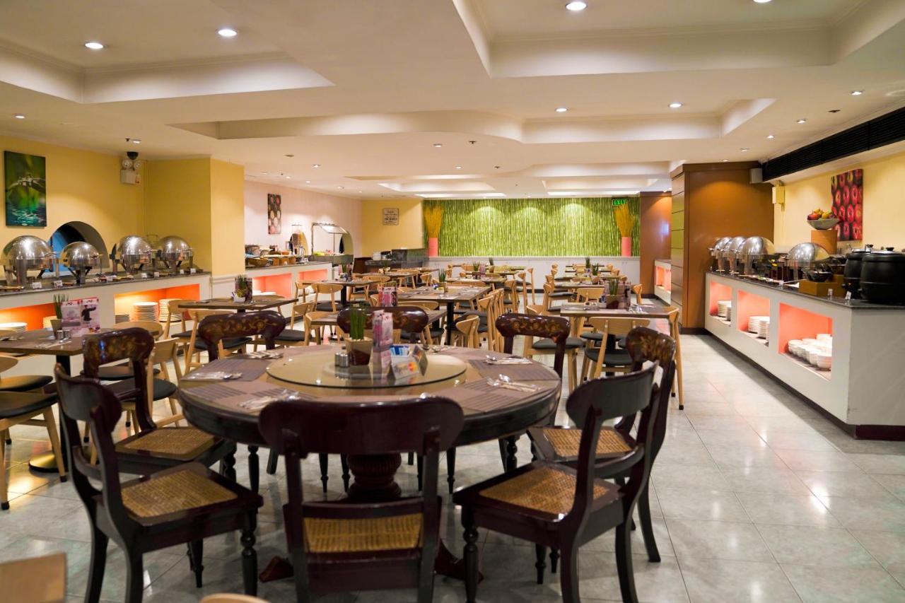 Berjaya Makati Hotel Makati City Екстериор снимка