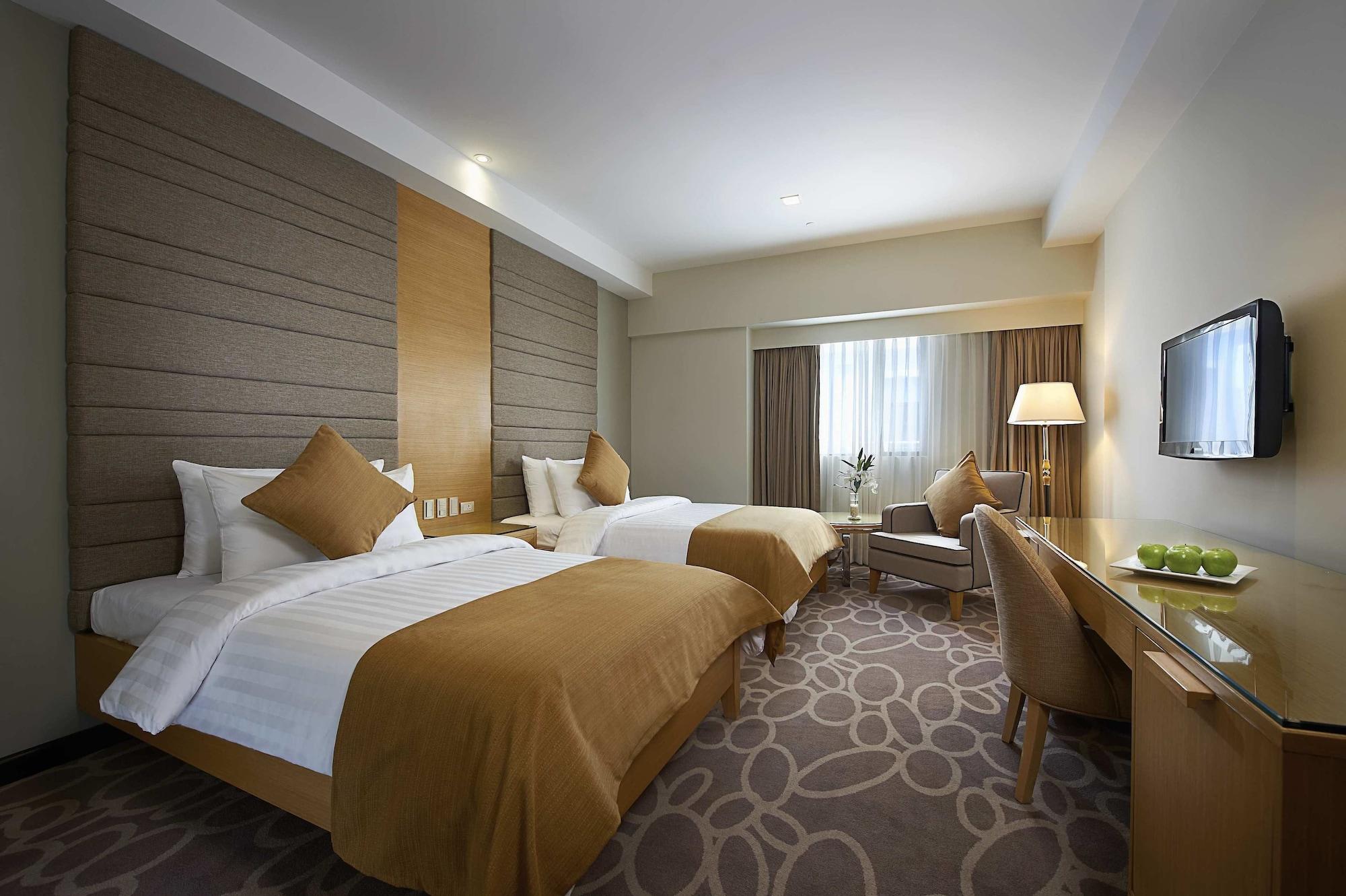 Berjaya Makati Hotel Makati City Екстериор снимка