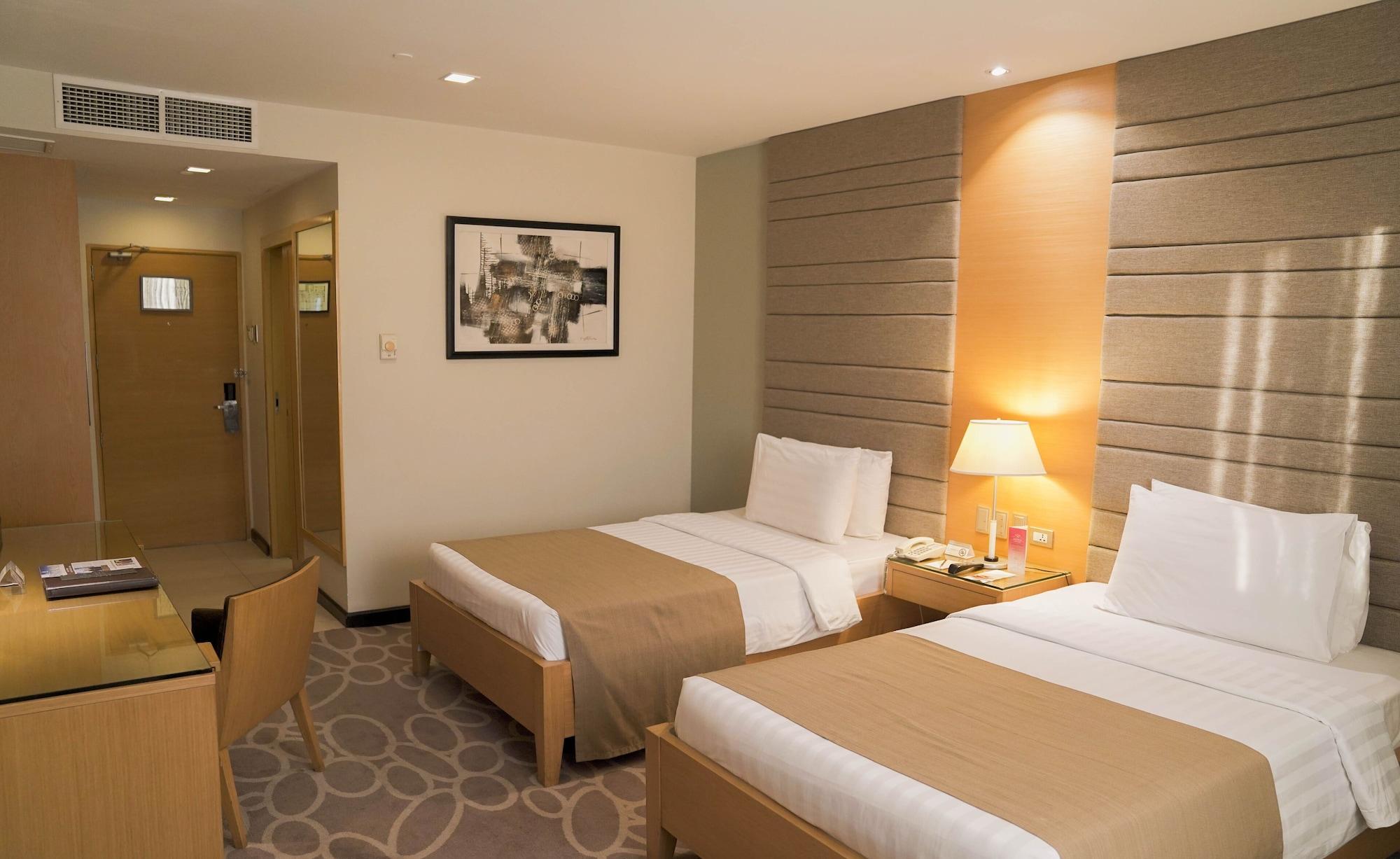 Berjaya Makati Hotel Makati City Екстериор снимка