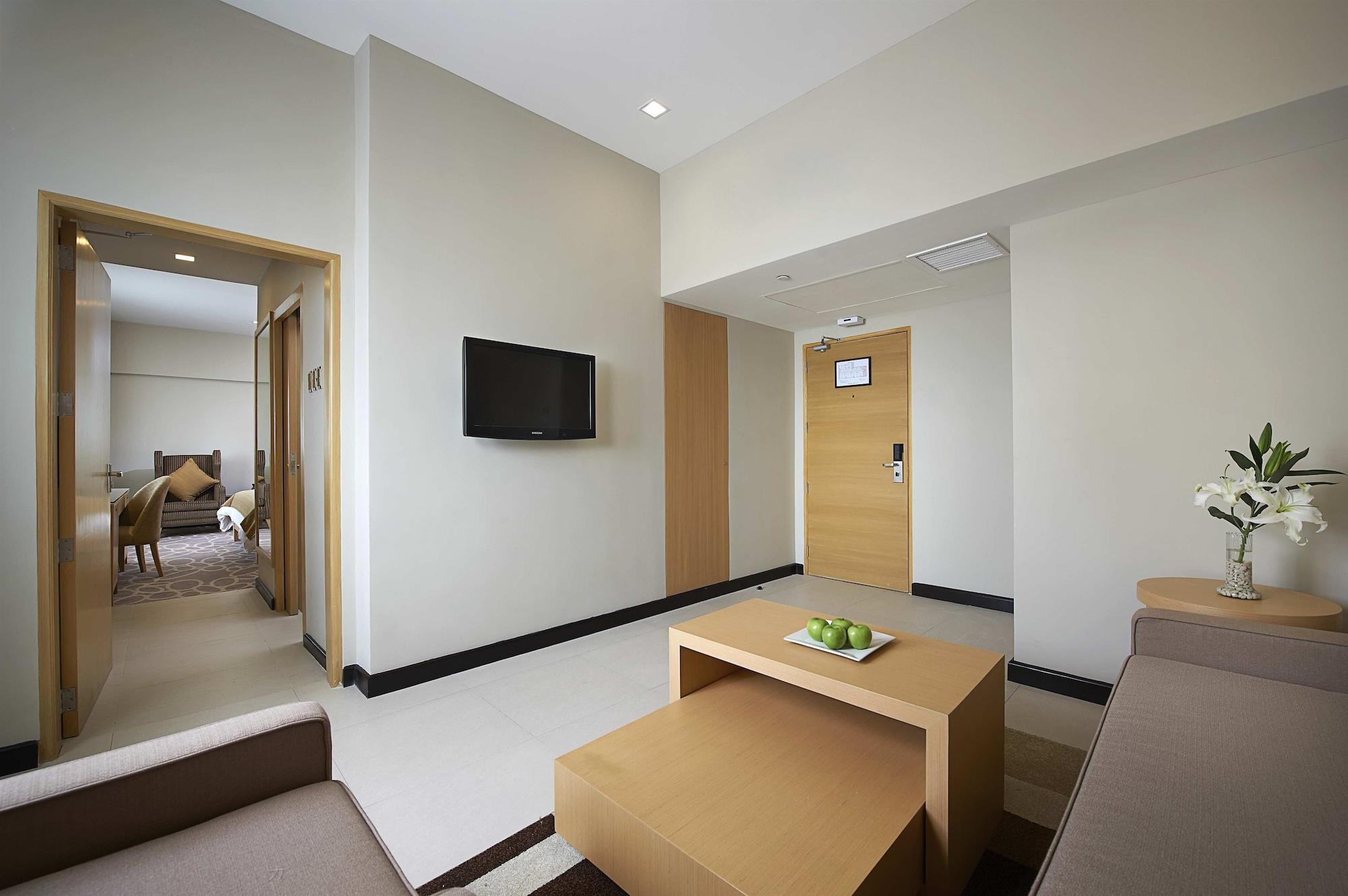 Berjaya Makati Hotel Makati City Екстериор снимка