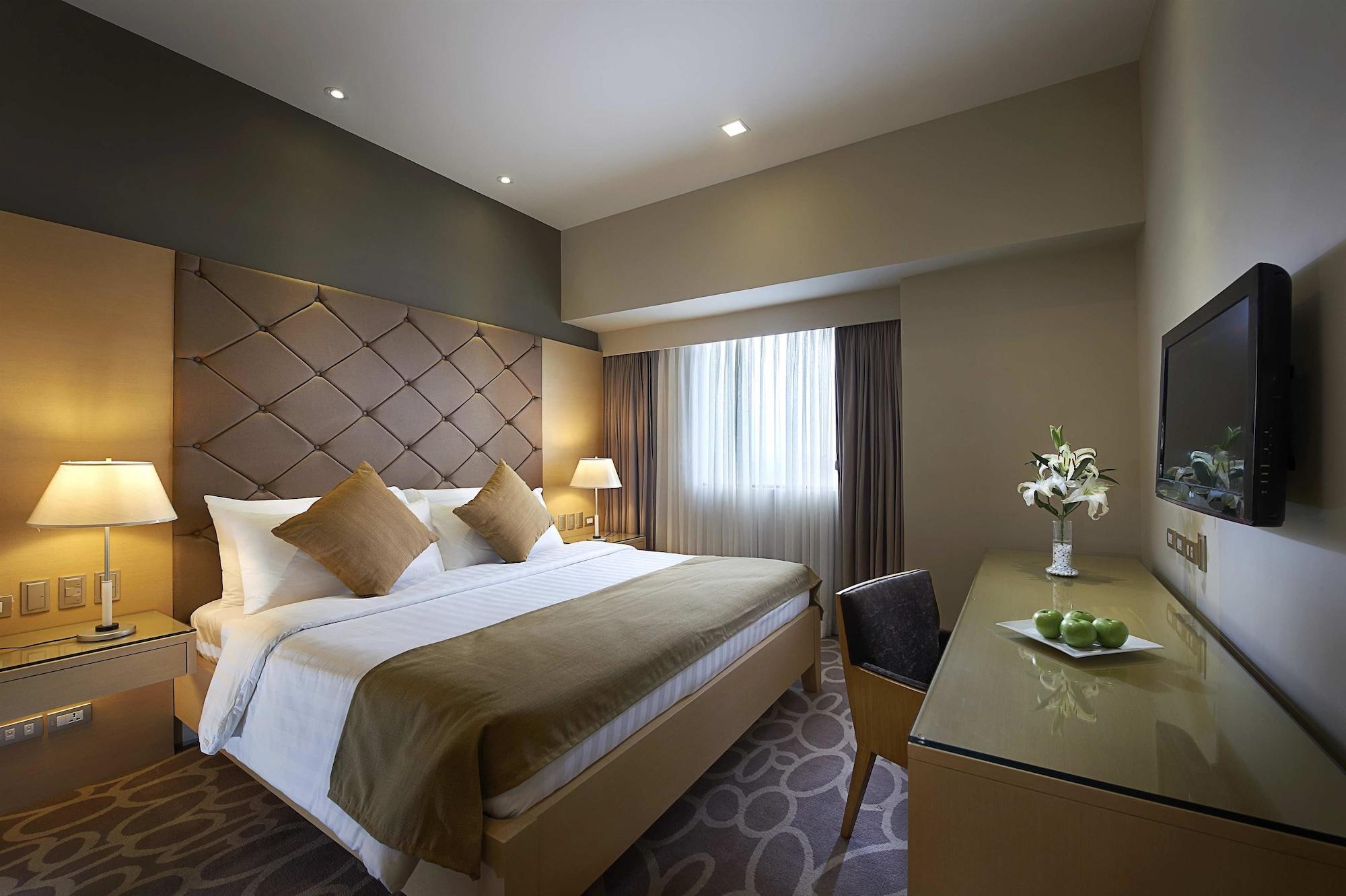 Berjaya Makati Hotel Makati City Екстериор снимка