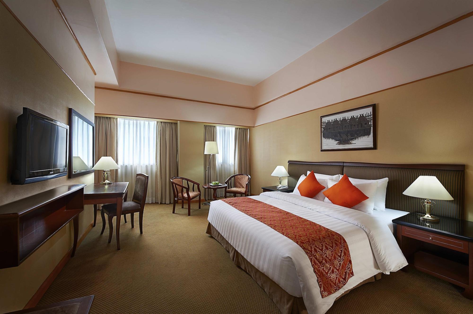 Berjaya Makati Hotel Makati City Екстериор снимка