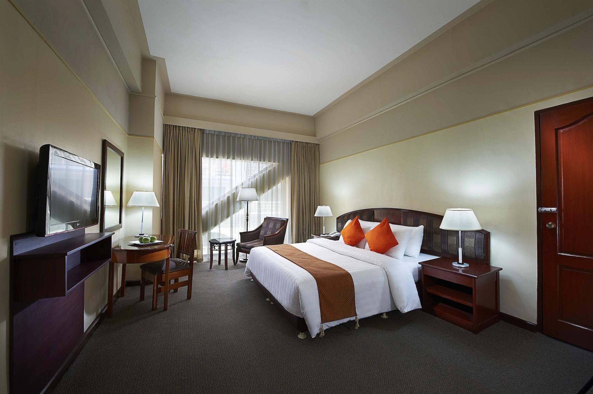 Berjaya Makati Hotel Makati City Екстериор снимка