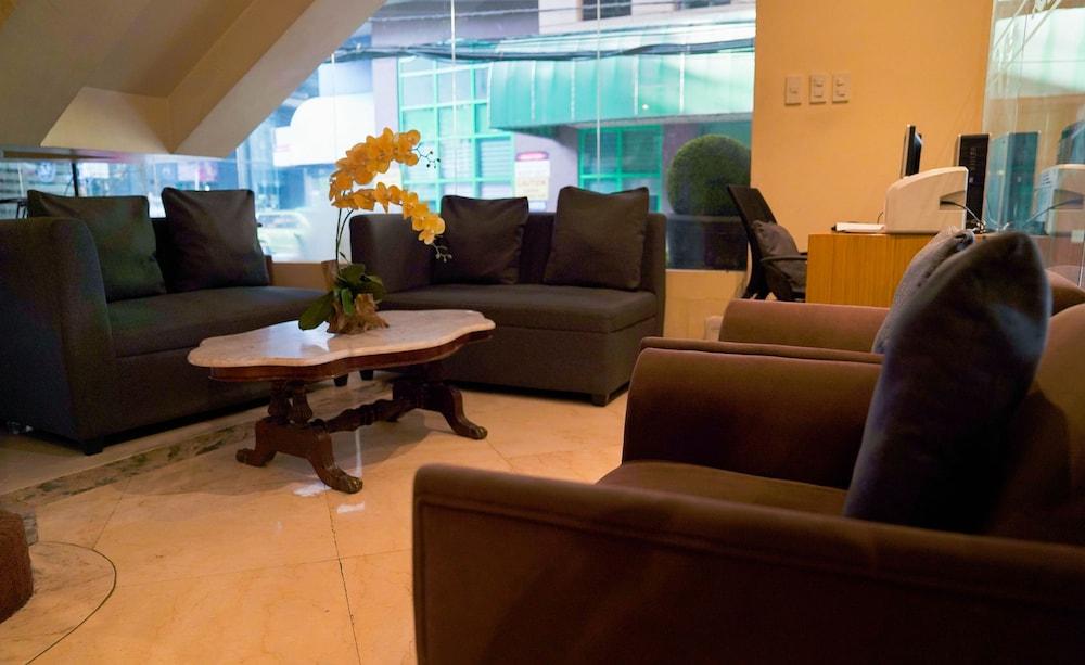 Berjaya Makati Hotel Makati City Екстериор снимка
