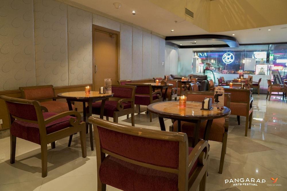 Berjaya Makati Hotel Makati City Екстериор снимка