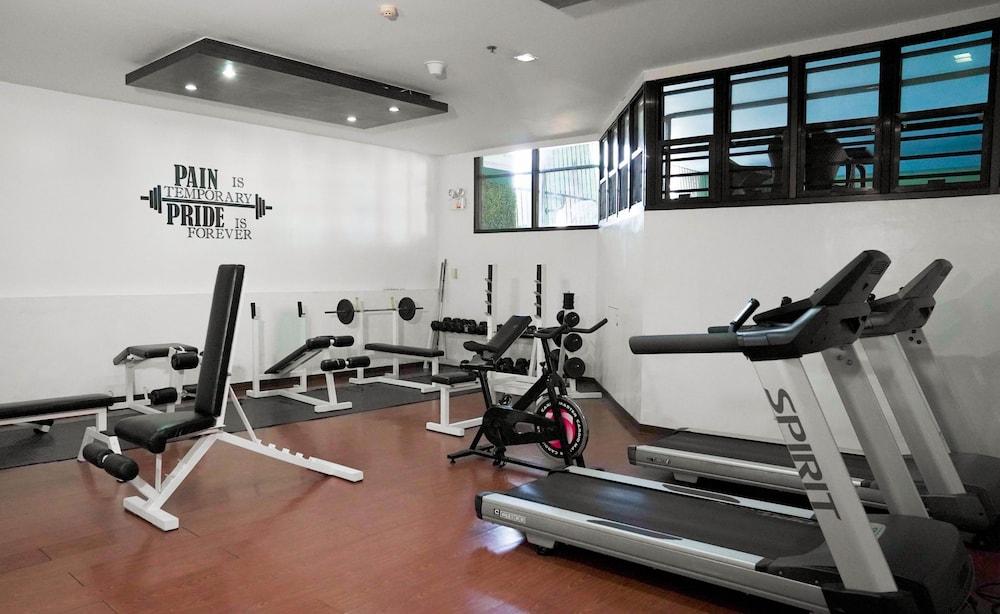 Berjaya Makati Hotel Makati City Екстериор снимка
