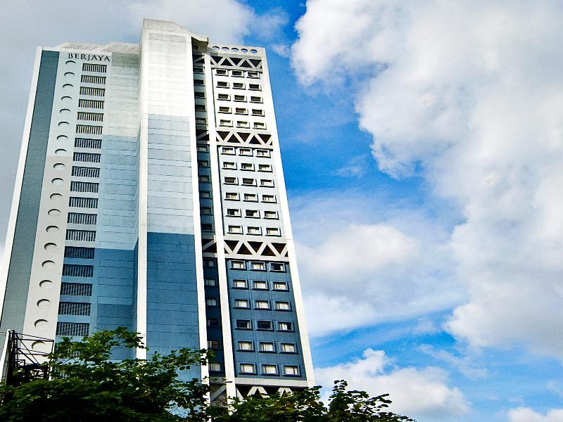 Berjaya Makati Hotel Makati City Екстериор снимка