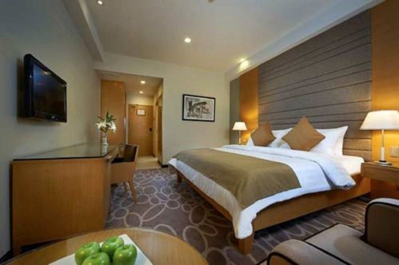 Berjaya Makati Hotel Makati City Екстериор снимка