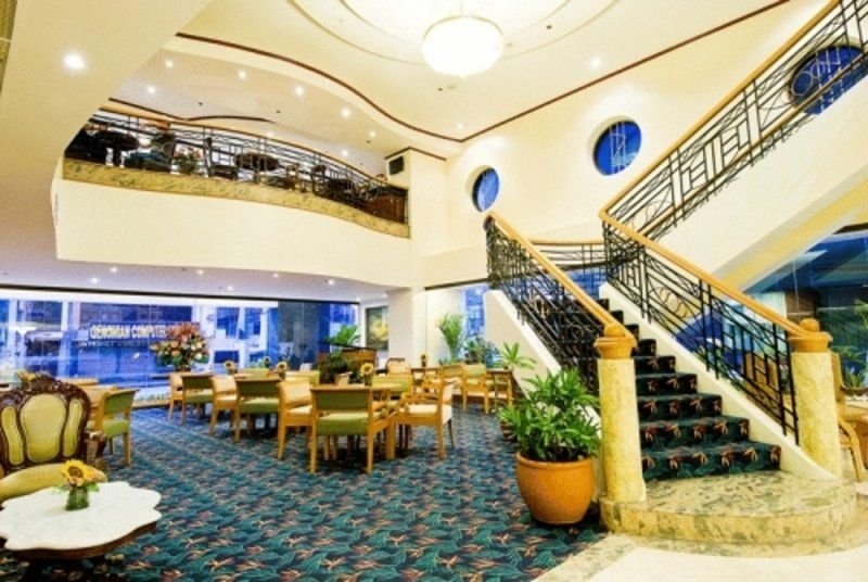 Berjaya Makati Hotel Makati City Екстериор снимка